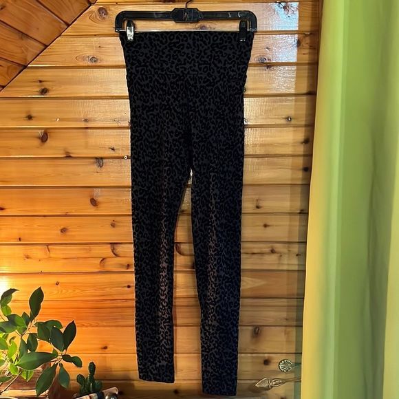 Echt black/grey velvet leopard print active leggings - Picture 2 of 11